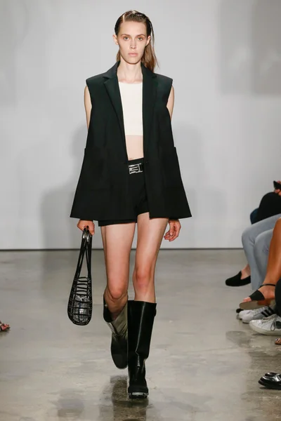 Look 3